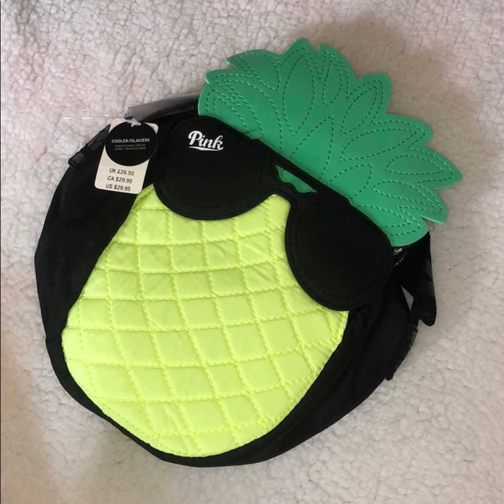 NWT VS PINK Pineapple Cooler/Lunchbag 🍍